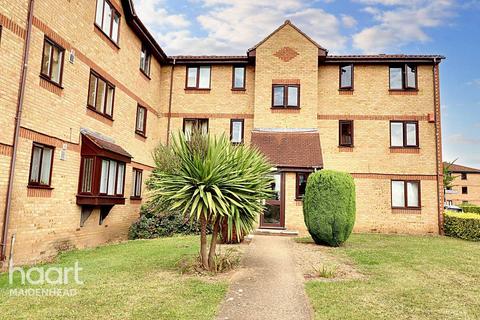 2 bedroom apartment for sale, Lowestoft Drive, SLOUGH