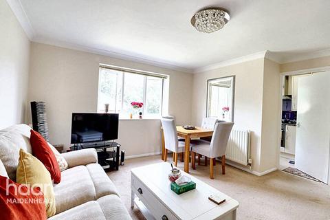 2 bedroom apartment for sale, Lowestoft Drive, SLOUGH