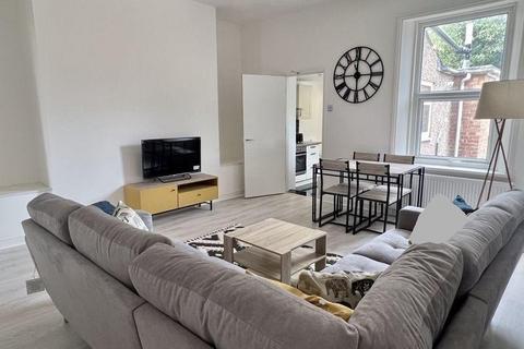 1 bedroom in a flat share to rent, Wordsworth Street, Gateshead NE8