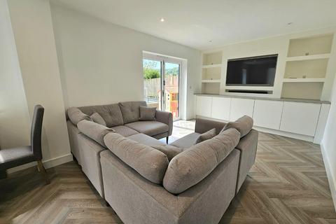 62 Budding Way, Dursley, GL11 5BE