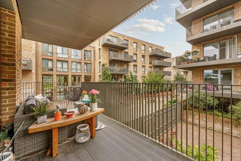 1 bedroom apartment for sale, Isambard Court, Brentford Lock West, Brentford