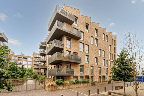 Isambard Court, Brentford Lock West, Brentford