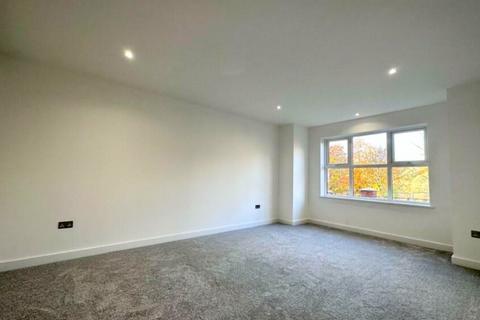 3 bedroom apartment to rent, Aldbourne, London, W12