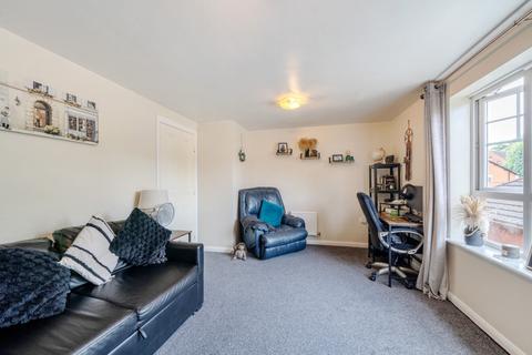 2 bedroom apartment for sale, St. Peters Close, Bromsgrove, Worcestershire