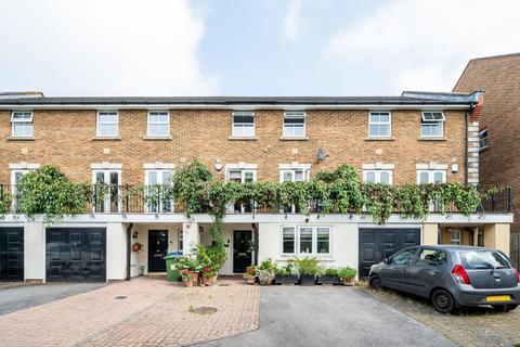 4 bedroom terraced house for sale, Barlow Drive, Shooters Hill, London, SE18