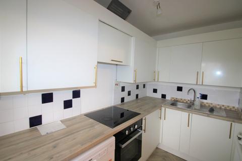 2 bedroom flat to rent, Prince of Wales Close, London, NW4