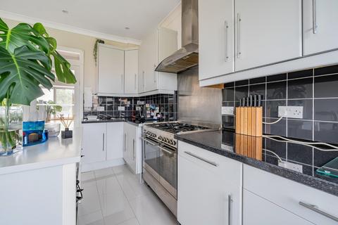 4 bedroom detached house for sale, Bracklesham Road, Hayling Island PO11