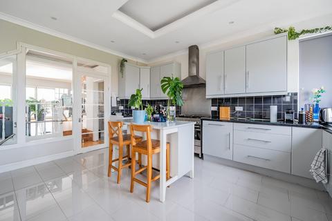 4 bedroom detached house for sale, Bracklesham Road, Hayling Island PO11