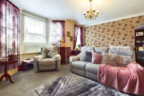 2 bedroom flat for sale, Worcester Villas, Hove, BN3 5TB