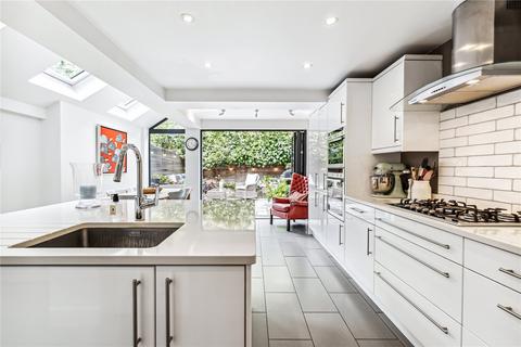 4 bedroom terraced house for sale, Bramford Road, London, SW18