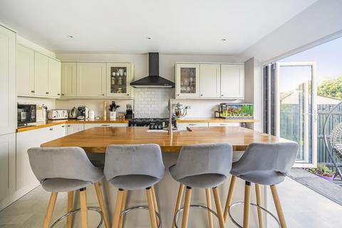 10 Chessington Way, West Wickham, BR4 9NZ