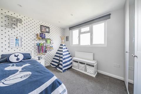 10 Chessington Way, West Wickham, BR4 9NZ