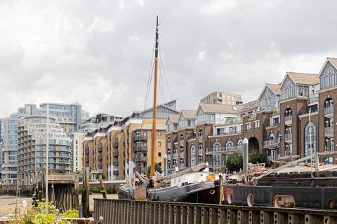 3 bedroom houseboat for sale, Plantation Wharf Pier, Clove Hitch Quay, London, SW11