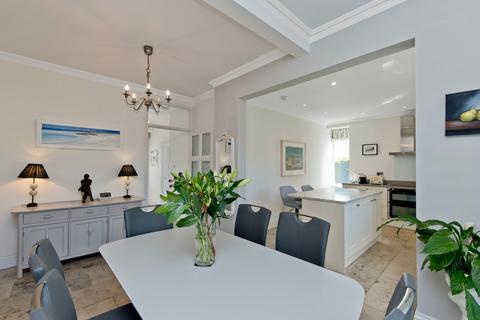 Tighmonadh Connaught Terrace, Crieff, PH7 3DJ