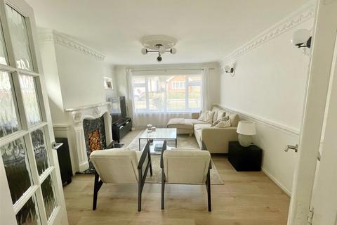11 Ascot Close, Benfleet, SS7 3SF