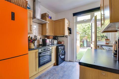 1 bedroom flat for sale, Leigh Hall Road, Leigh-on-Sea SS9