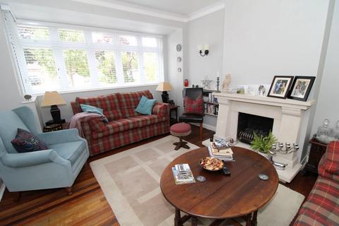 171 Mead Way, Bromley, BR2 9ES