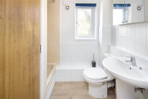 3 Alders Close, London, E11 3RZ