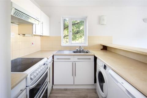 3 Alders Close, London, E11 3RZ