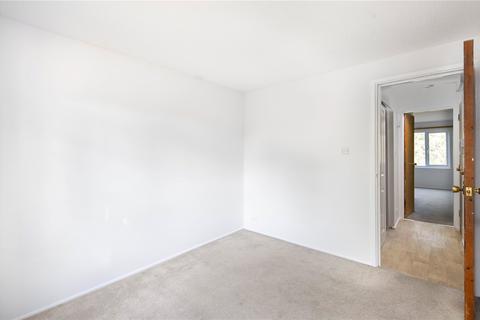 3 Alders Close, London, E11 3RZ