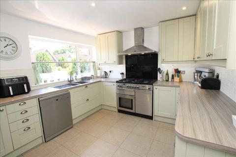43 The Paddock, Headley, Bordon, GU35 8QE