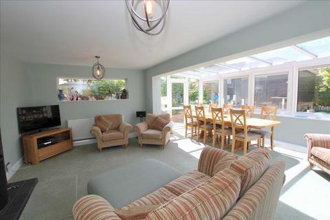43 The Paddock, Headley, Bordon, GU35 8QE