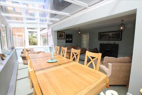 43 The Paddock, Headley, Bordon, GU35 8QE