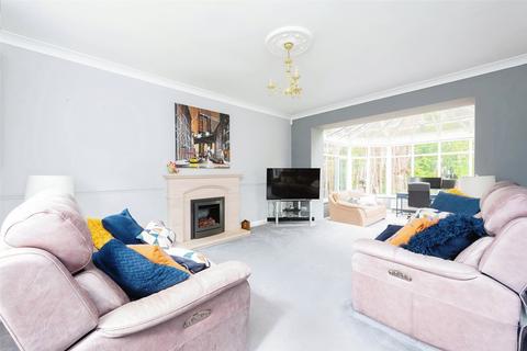 4 bedroom house for sale, Kingsclear Park, Surrey GU15