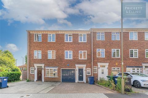 3 bedroom terraced house for sale, Oakview Gardens, London, N2