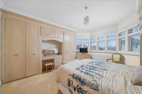 5 bedroom house to rent, St Andrews Close, LONDON, NW2