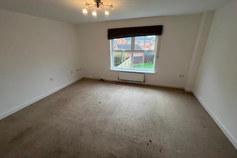 3 bedroom terraced house to rent, Rivelin Park, Kingswood, Hull, East Riding Of Yorkshire, HU7