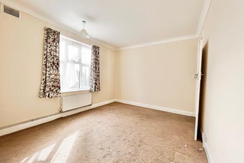 2 bedroom flat to rent, London NW10