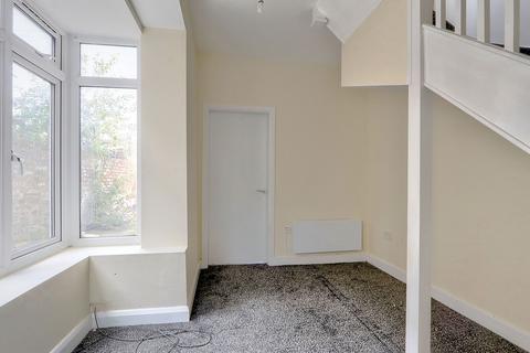 1 bedroom apartment to rent, Flat 2, Hartington Road