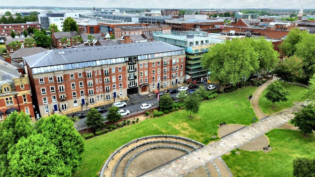 Palmyra Square North, Warrington, WA1 2 bed apartment for sale £150,000