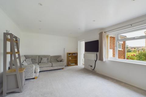 3 bedroom terraced house for sale, Grange Close, Linslade, Leighton Buzzard, LU7