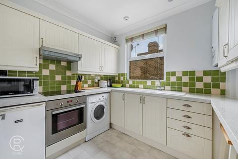 2 bedroom flat for sale, Greenford Avenue, London, W7