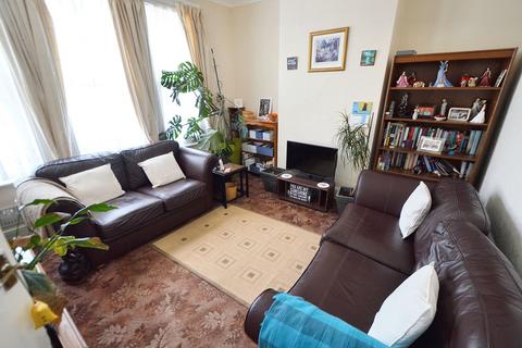 2 bedroom flat for sale, Beresford Road, Southend-On-Sea, SS1