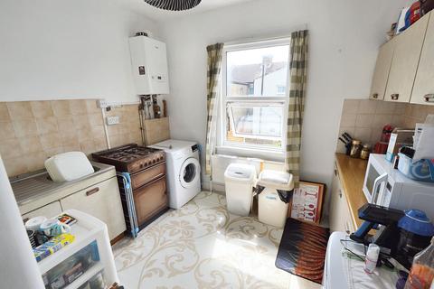 2 bedroom flat for sale, Beresford Road, Southend-On-Sea, SS1