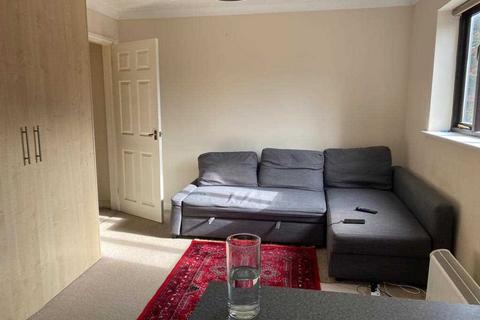 Studio for sale, Swan Drive, Colindale