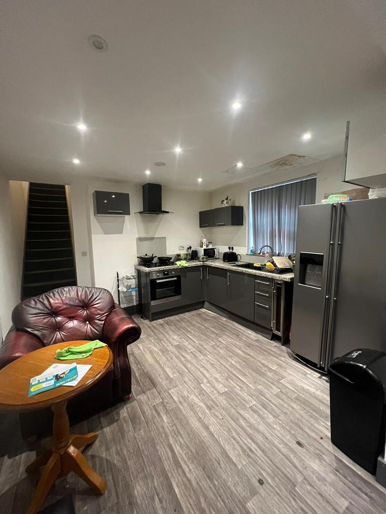 2 bed flat