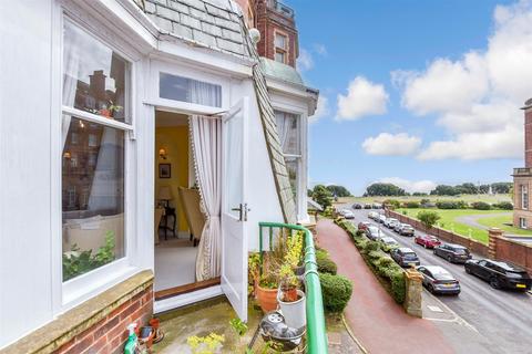 2 bedroom apartment for sale, The Leas, Folkestone, Kent