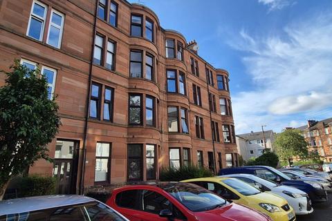 2 bedroom flat to rent, Woodford Street, Shawlands