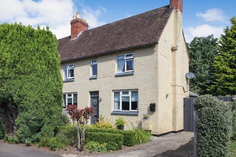 3 bedroom semi-detached house for sale, Wellington Road, Moreton-in-Marsh, Gloucestershire. GL56 0HZ