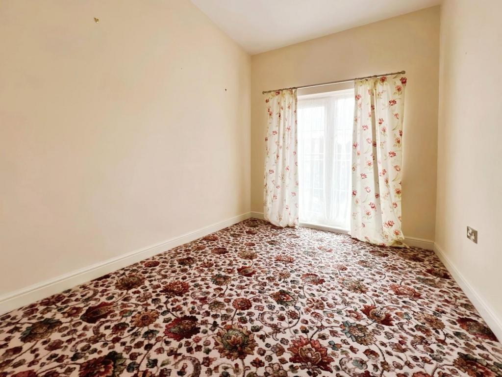 Fd7003c9-bedroom.jpg