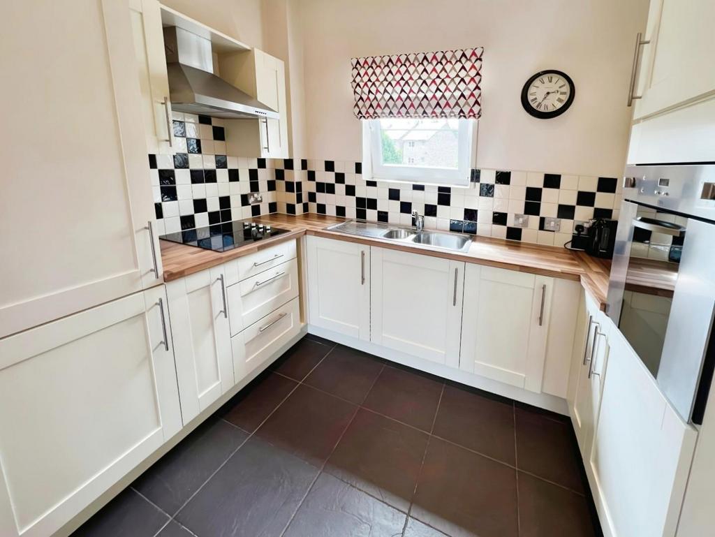 C8e24884-kitchen 202.jpg