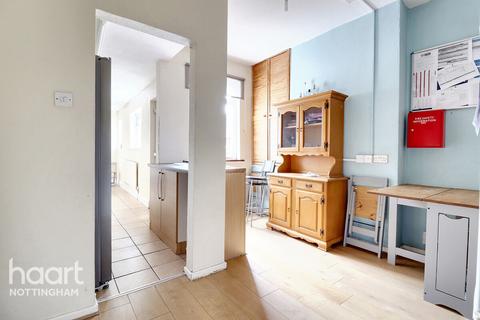 45 Beeston Road, Nottingham, NG7 2JS