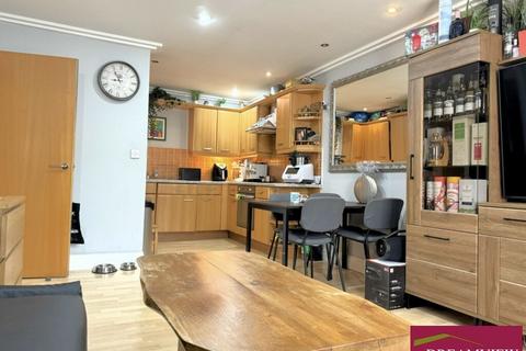 2 bedroom flat for sale, Wilshaw Close, London, NW4