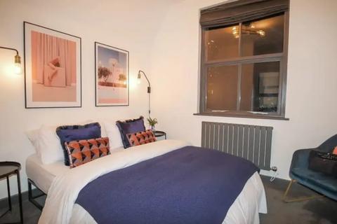 2 bedroom flat to rent, Newhall Street