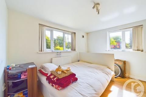 2 bedroom maisonette for sale, Woodland Road, London, N11