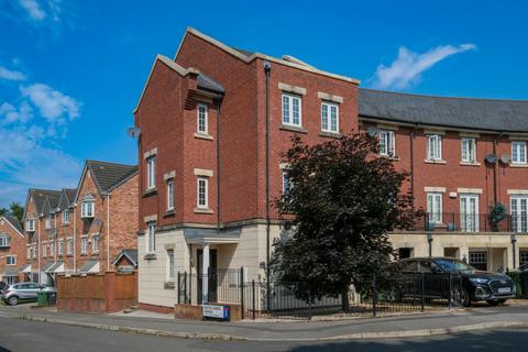 5 bedroom townhouse for sale, Castle Lodge Avenue, Rothwell, Leeds, West Yorkshire, LS26 0ZD